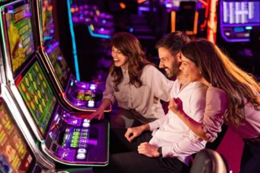 myanmar2d တွင် ရရှိနိုင်သော Slots ဂိမ်းများနှင့် Progressive Jackpot များ